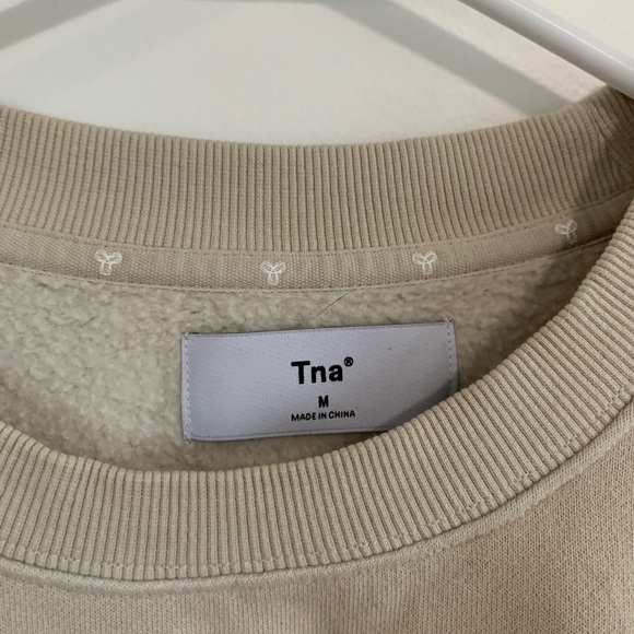 Aritzia TNA graphic sweatshirt - Picture 5 of 6